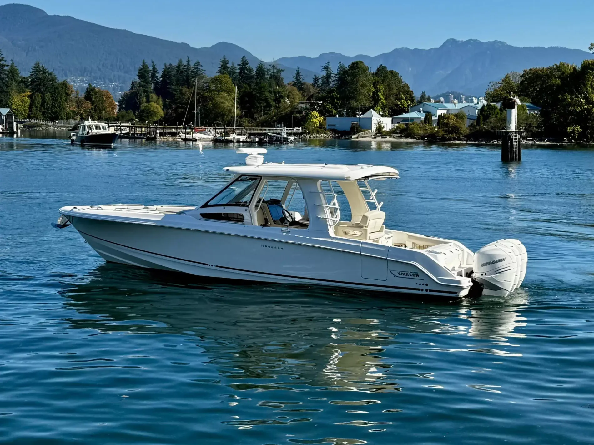 Pre-Owned 2018 Boston whaler 350 Realm for Sale | Vancouver, BC | M&P Yacht Centre | 6aac4231ecabd340f90bec18