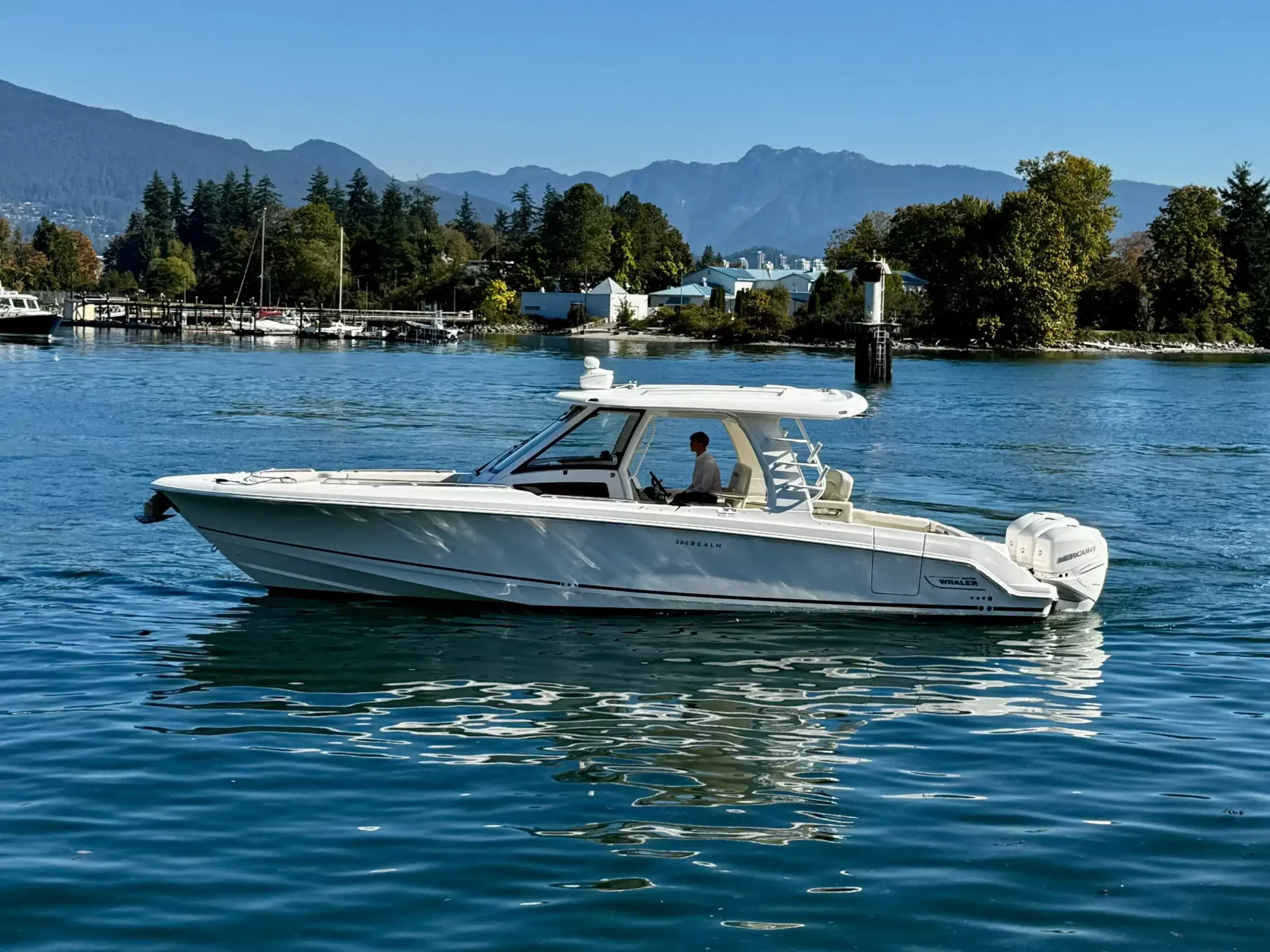 Pre-Owned 2018 Boston whaler 350 Realm for Sale | Vancouver, BC | M&P Yacht Centre | 6aac4231ecabd340f90bec18