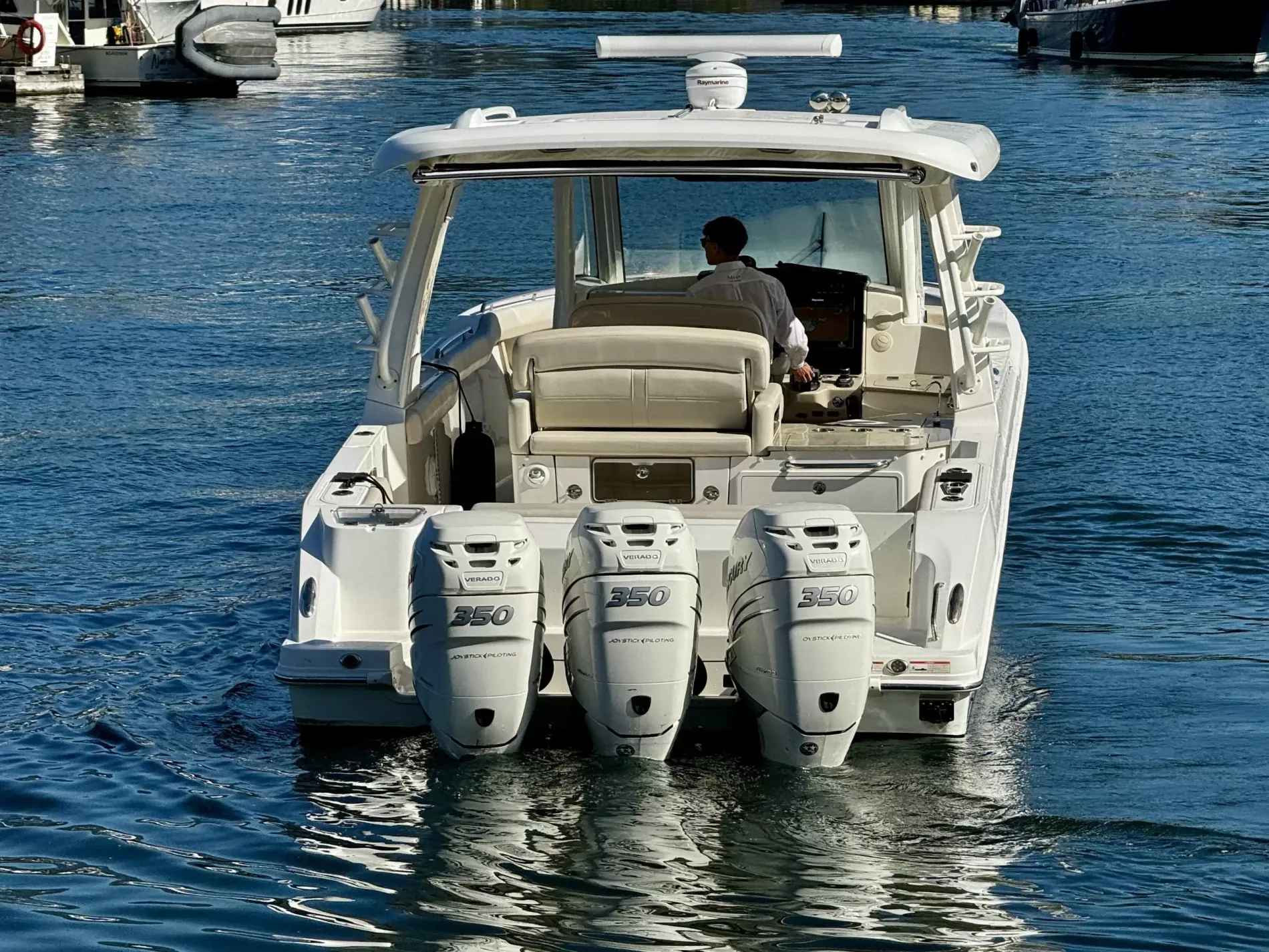 Pre-Owned 2018 Boston whaler 350 Realm for Sale | Vancouver, BC | M&P Yacht Centre | 6aac4231ecabd340f90bec18