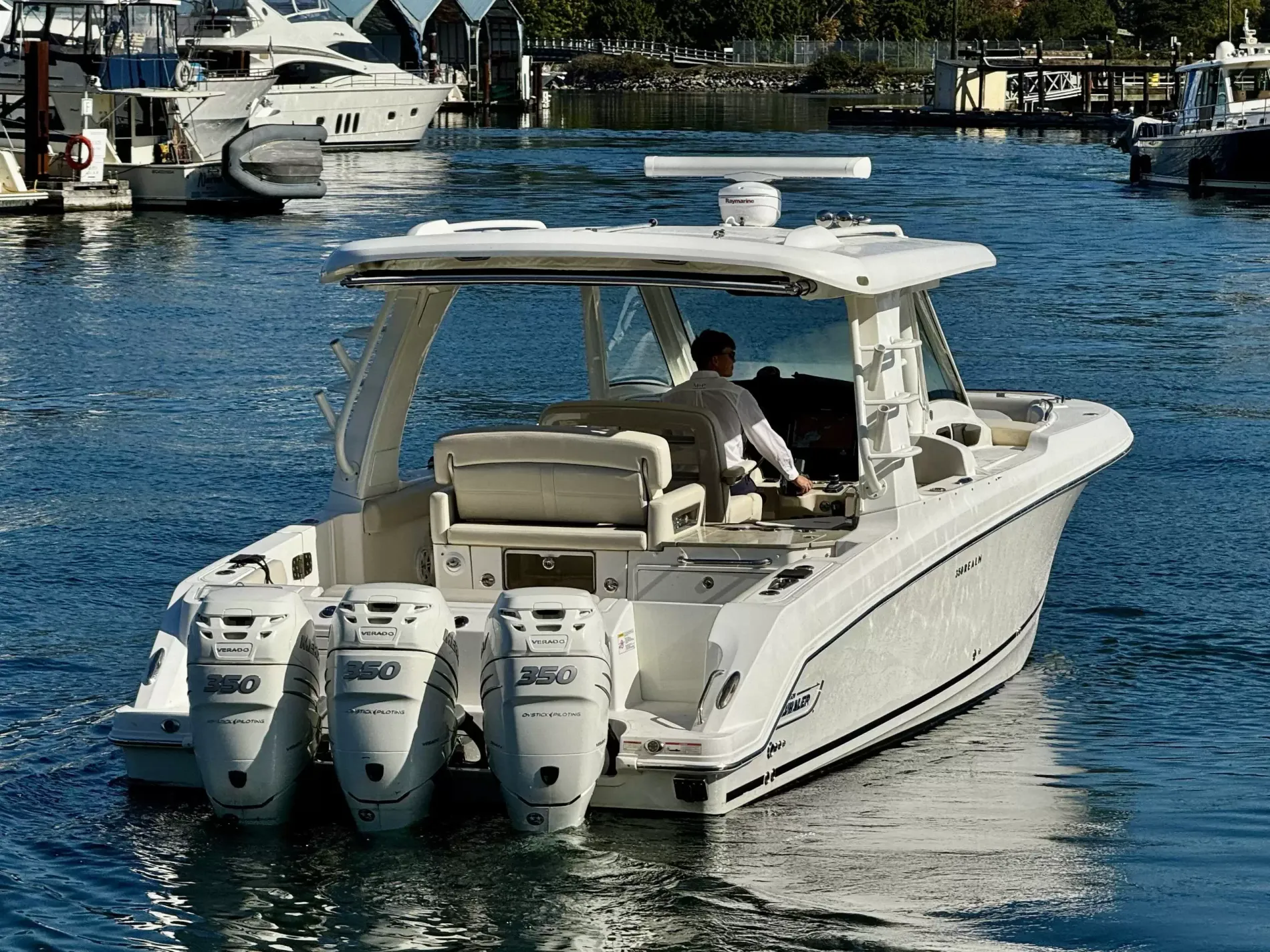 Pre-Owned 2018 Boston whaler 350 Realm for Sale | Vancouver, BC | M&P Yacht Centre | 6aac4231ecabd340f90bec18