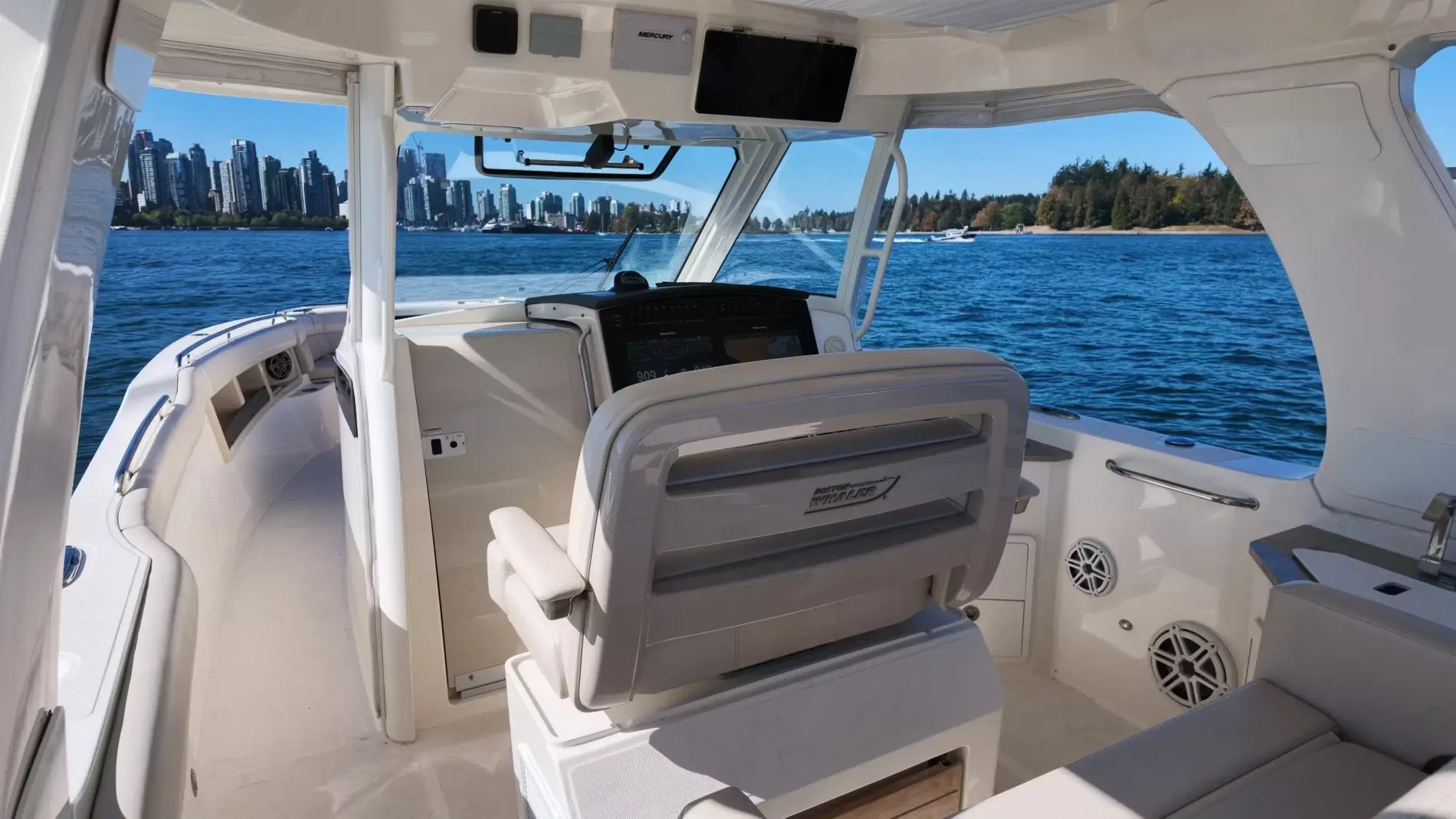 Pre-Owned 2018 Boston whaler 350 Realm for Sale | Vancouver, BC | M&P Yacht Centre | 6aac4231ecabd340f90bec18