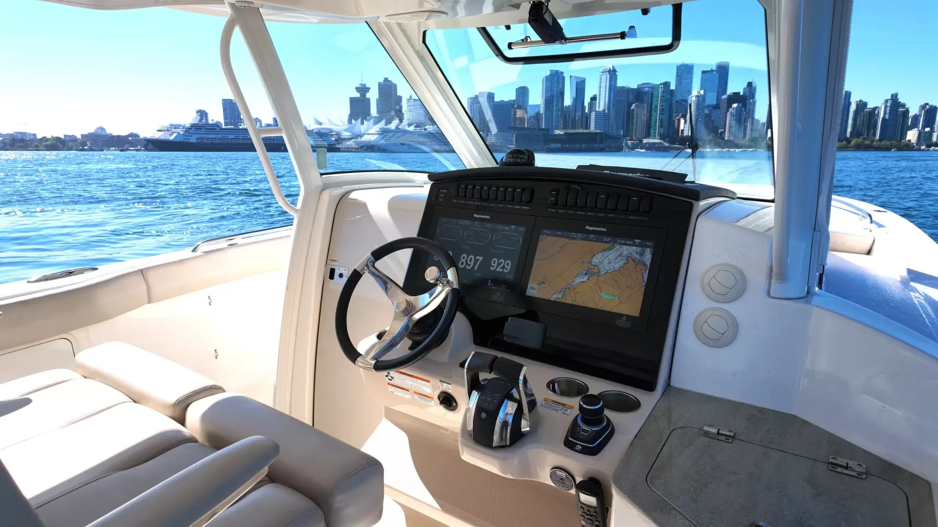 Pre-Owned 2018 Boston whaler 350 Realm for Sale | Vancouver, BC | M&P Yacht Centre | 6aac4231ecabd340f90bec18