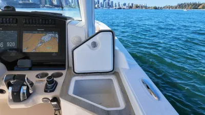 Pre-Owned 2018 Boston whaler 350 Realm for Sale | Vancouver, BC | M&P Yacht Centre | 6aac4231ecabd340f90bec18