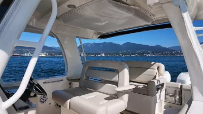 Pre-Owned 2018 Boston whaler 350 Realm for Sale | Vancouver, BC | M&P Yacht Centre | 6aac4231ecabd340f90bec18