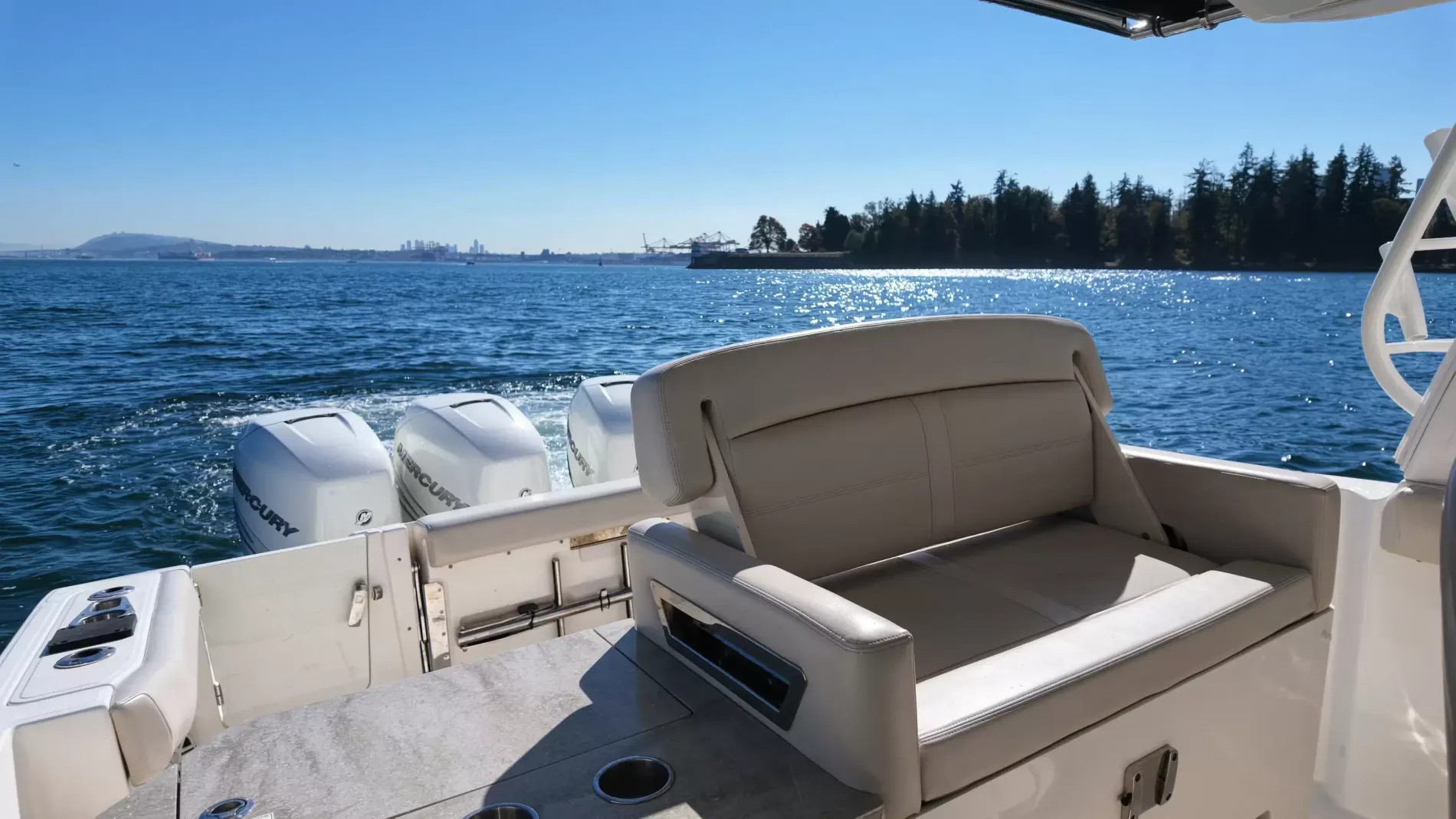 Pre-Owned 2018 Boston whaler 350 Realm for Sale | Vancouver, BC | M&P Yacht Centre | 6aac4231ecabd340f90bec18