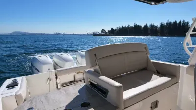 Pre-Owned 2018 Boston whaler 350 Realm for Sale | Vancouver, BC | M&P Yacht Centre | 6aac4231ecabd340f90bec18