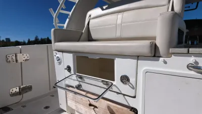 Pre-Owned 2018 Boston whaler 350 Realm for Sale | Vancouver, BC | M&P Yacht Centre | 6aac4231ecabd340f90bec18