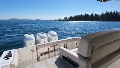 Pre-Owned 2018 Boston whaler 350 Realm for Sale | Vancouver, BC | M&P Yacht Centre | 6aac4231ecabd340f90bec18