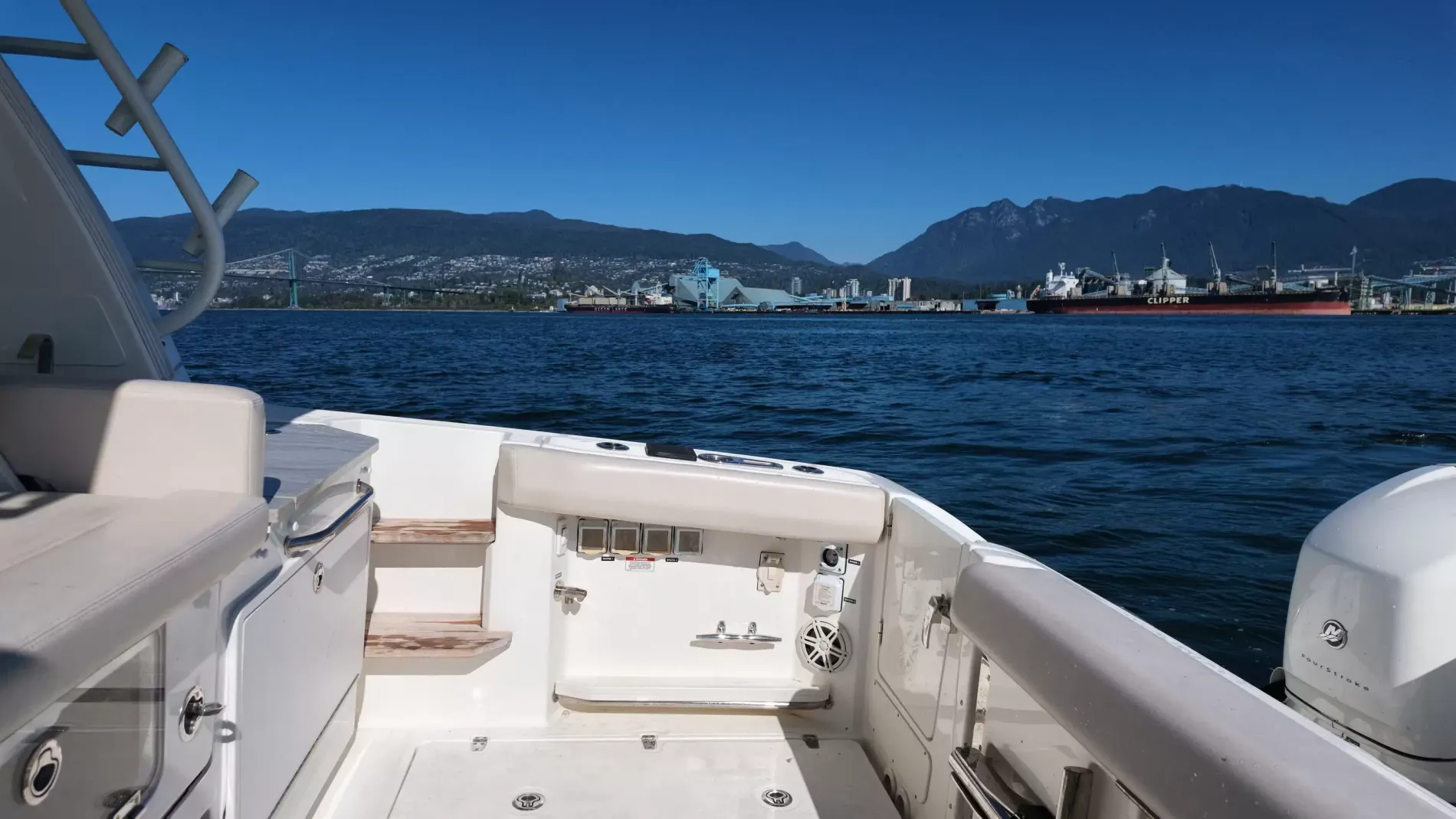 Pre-Owned 2018 Boston whaler 350 Realm for Sale | Vancouver, BC | M&P Yacht Centre | 6aac4231ecabd340f90bec18