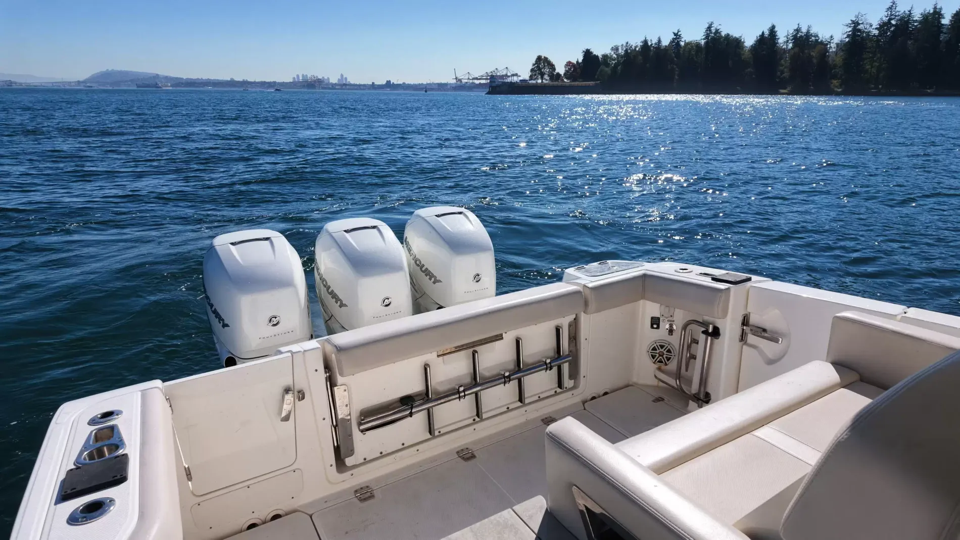 Pre-Owned 2018 Boston whaler 350 Realm for Sale | Vancouver, BC | M&P Yacht Centre | 6aac4231ecabd340f90bec18
