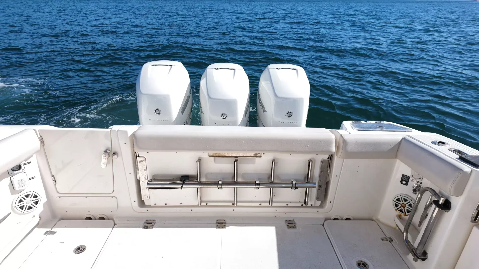 Pre-Owned 2018 Boston whaler 350 Realm for Sale | Vancouver, BC | M&P Yacht Centre | 6aac4231ecabd340f90bec18