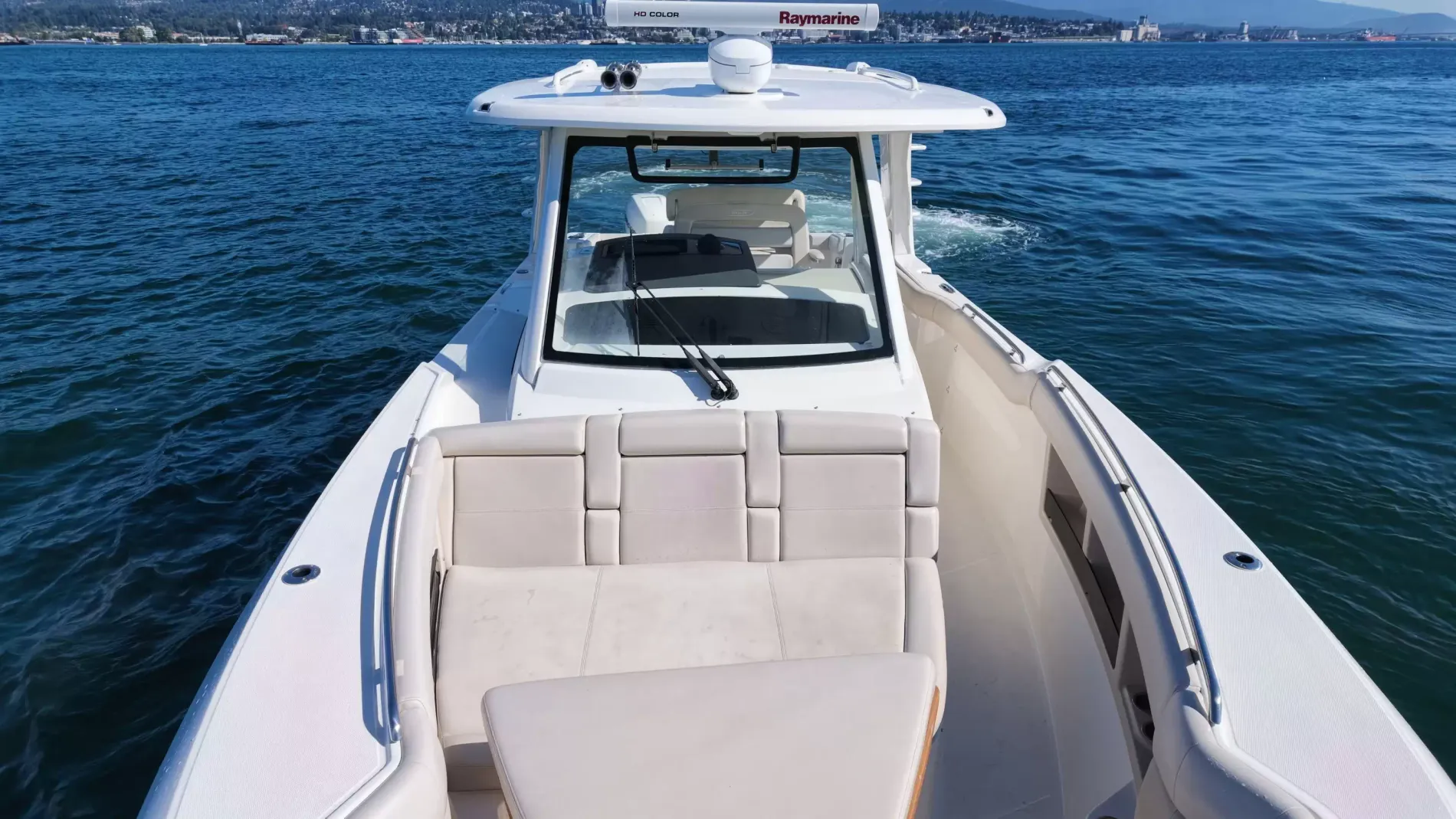 Pre-Owned 2018 Boston whaler 350 Realm for Sale | Vancouver, BC | M&P Yacht Centre | 6aac4231ecabd340f90bec18