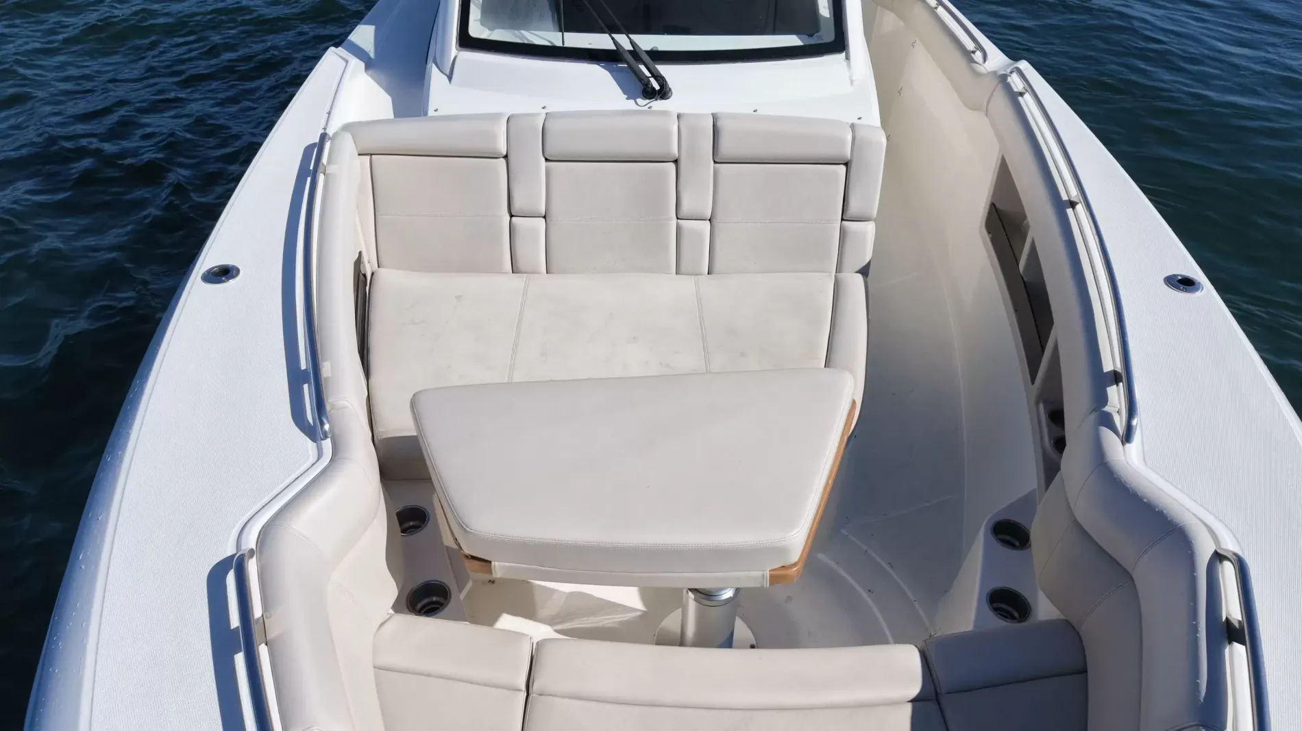 Pre-Owned 2018 Boston whaler 350 Realm for Sale | Vancouver, BC | M&P Yacht Centre | 6aac4231ecabd340f90bec18