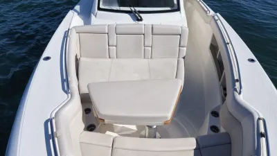 Pre-Owned 2018 Boston whaler 350 Realm for Sale | Vancouver, BC | M&P Yacht Centre | 6aac4231ecabd340f90bec18