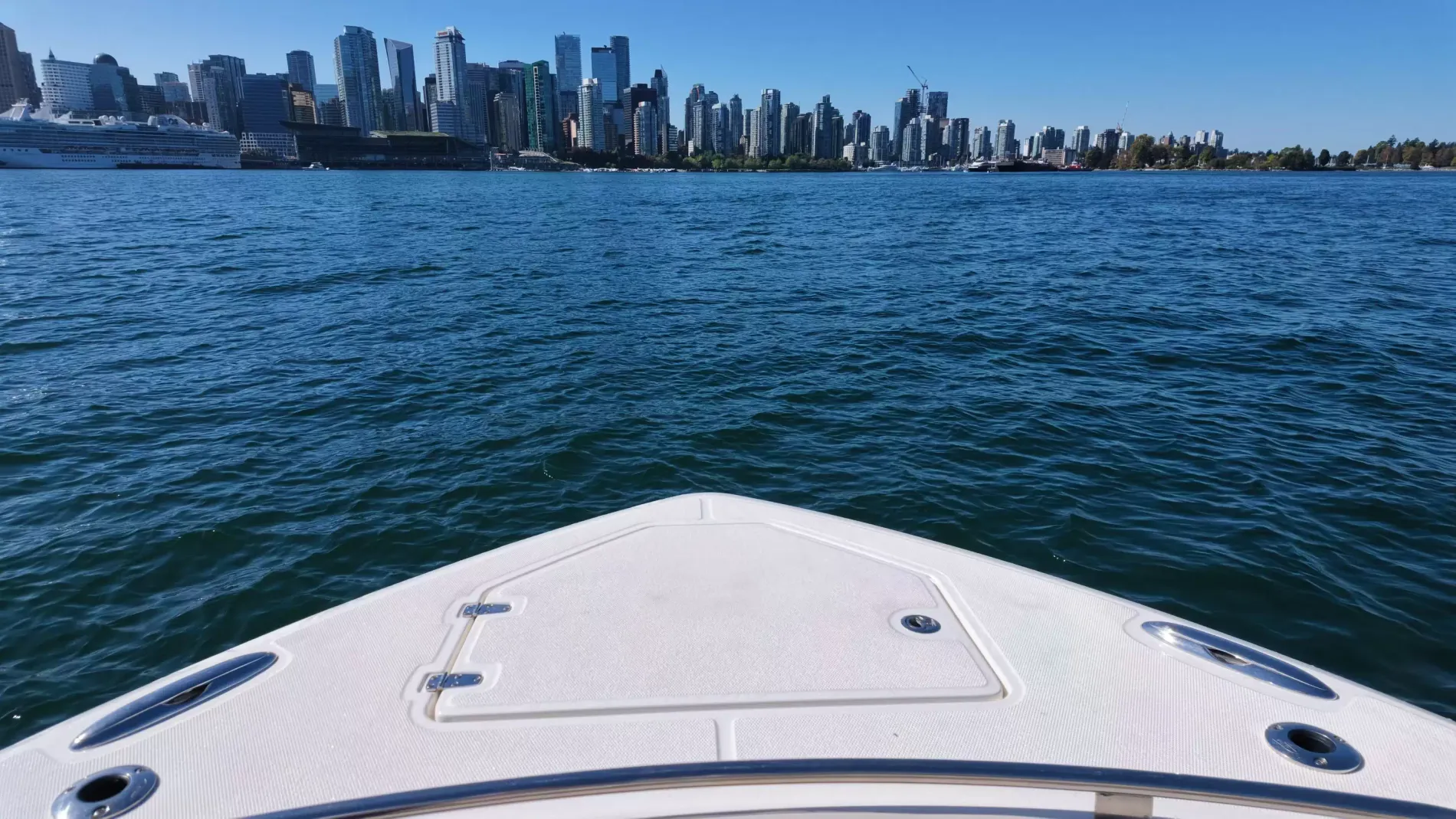 Pre-Owned 2018 Boston whaler 350 Realm for Sale | Vancouver, BC | M&P Yacht Centre | 6aac4231ecabd340f90bec18