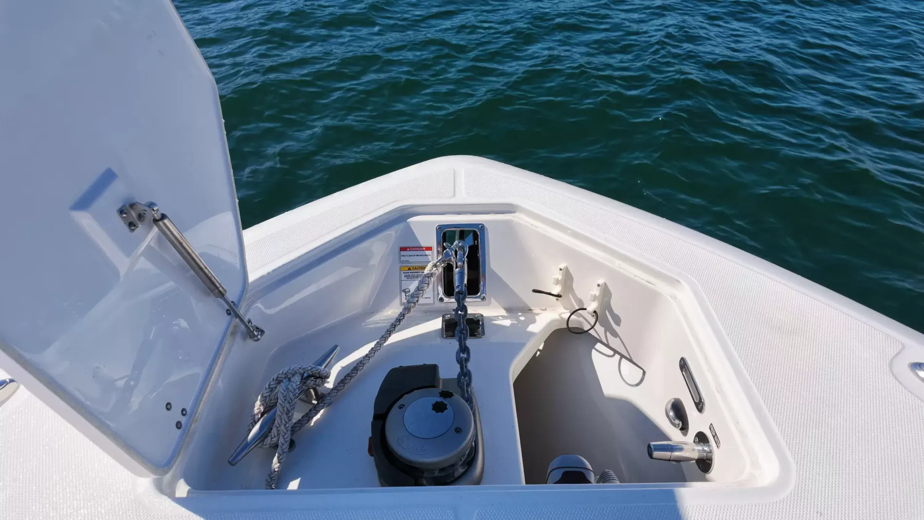 Pre-Owned 2018 Boston whaler 350 Realm for Sale | Vancouver, BC | M&P Yacht Centre | 6aac4231ecabd340f90bec18