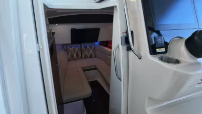 Pre-Owned 2018 Boston whaler 350 Realm for Sale | Vancouver, BC | M&P Yacht Centre | 6aac4231ecabd340f90bec18
