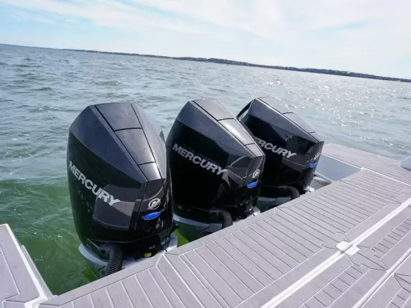 2023 Cruisers Yachts 38 GLS OB detail image 9
