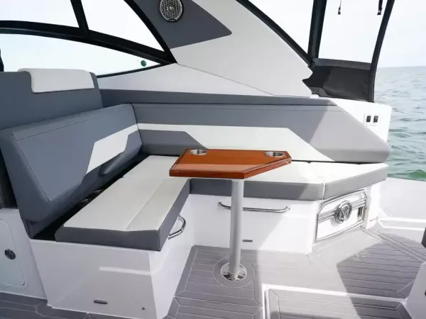 2023 Cruisers Yachts 38 GLS OB detail image 14