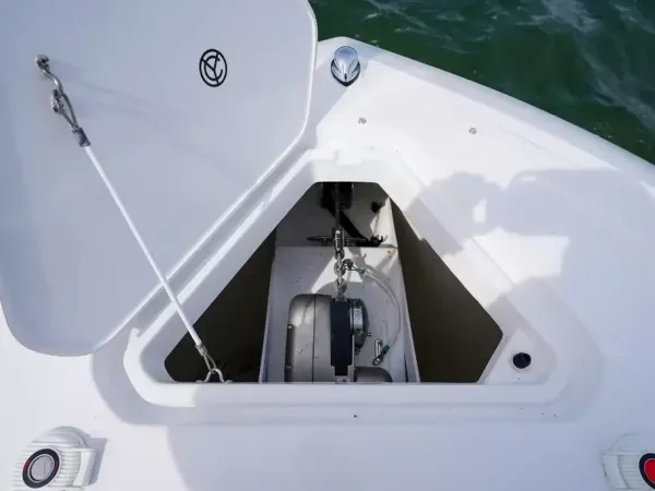 2023 Cruisers Yachts 38 GLS OB detail image 32