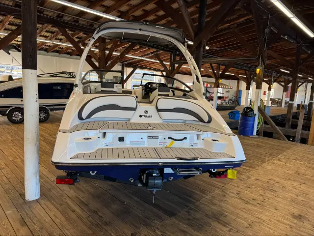 Boat Thumbnail 3