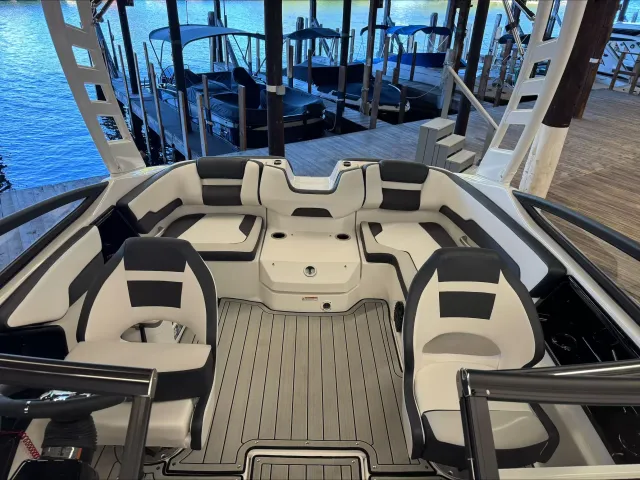 Boat Thumbnail 8