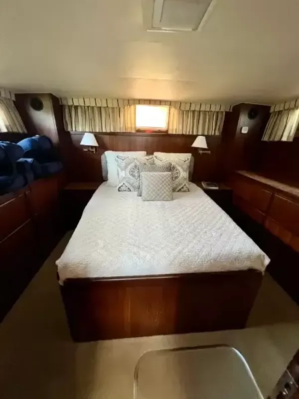 1989 Hatteras 40 Double Cabin-20