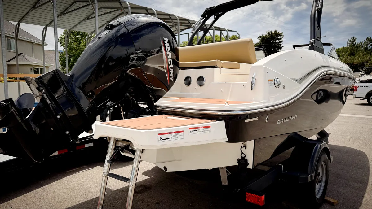 dummy-boat-img