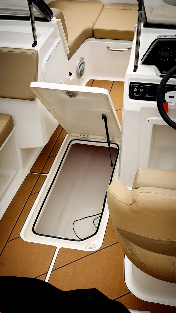 boat-detail-slider-thumb-10