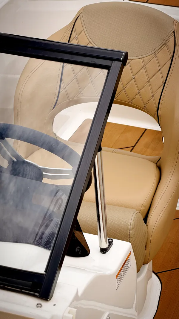 boat-detail-slider-thumb-11