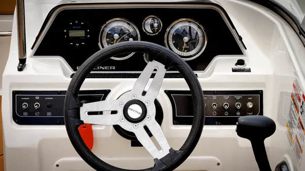 boat-detail-slider-thumb-19