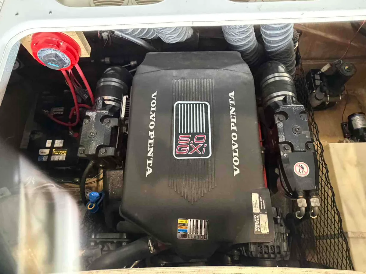 2005 Larson LXI208-5