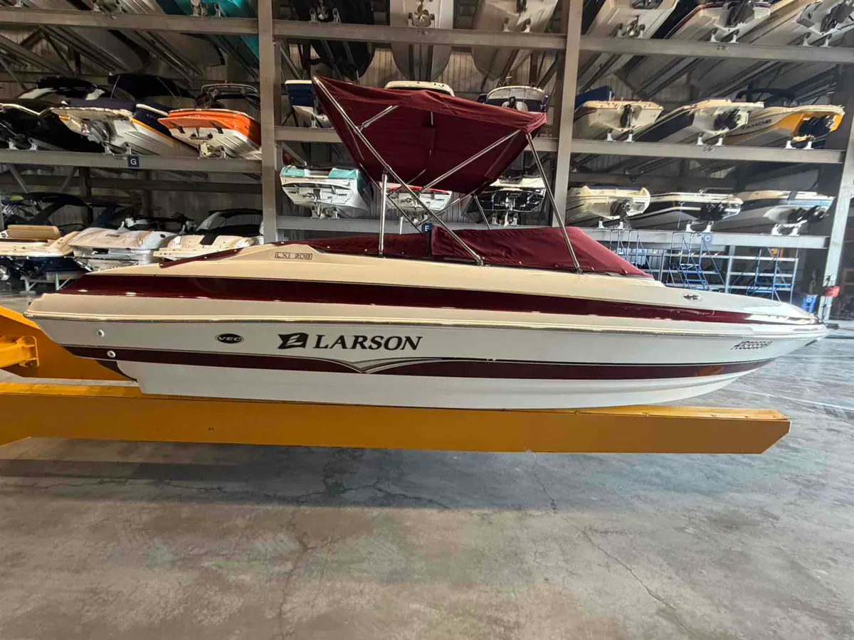 2005 Larson LXI208-22