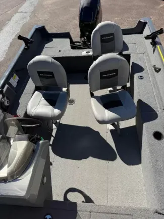 2017 Tracker Pro Guide V16 SC-9