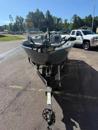 2017 Tracker Pro Guide V16 SC-6