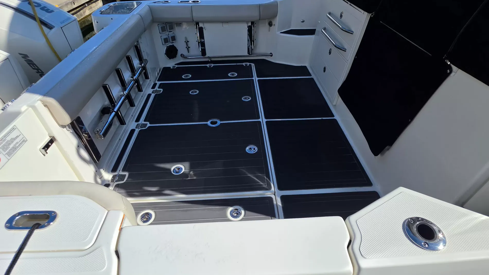 Pre-Owned 2021 Boston whaler 325 Conquest for Sale | Vancouver, BC | M&P Yacht Centre | 6abb3bb4a73705bda102e70e