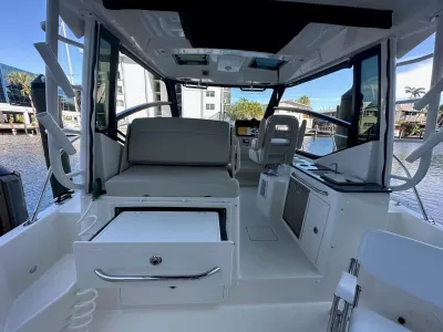 Pre-Owned 2021 Boston whaler 325 Conquest for Sale | Vancouver, BC | M&P Yacht Centre | 6abb3bb4a73705bda102e70e