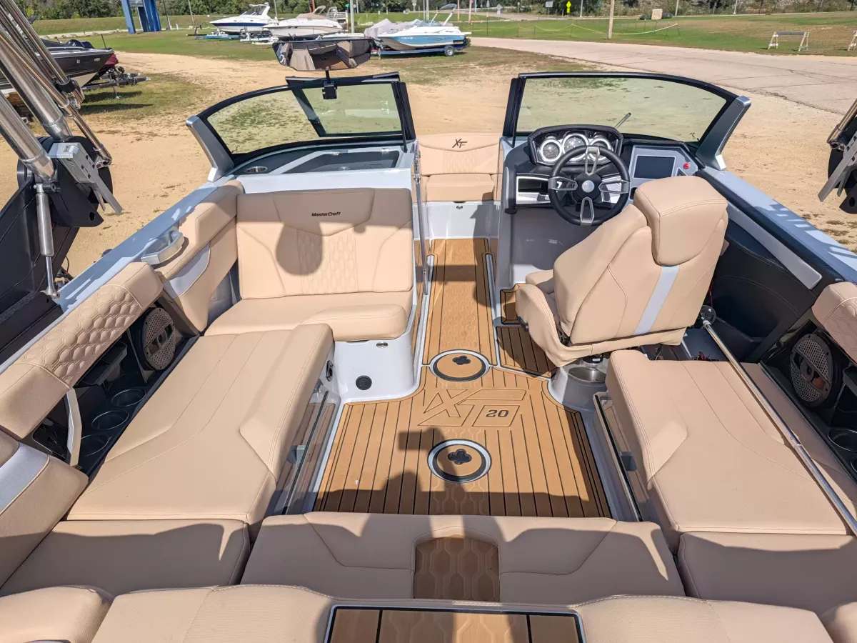 boat-carouselImage-image