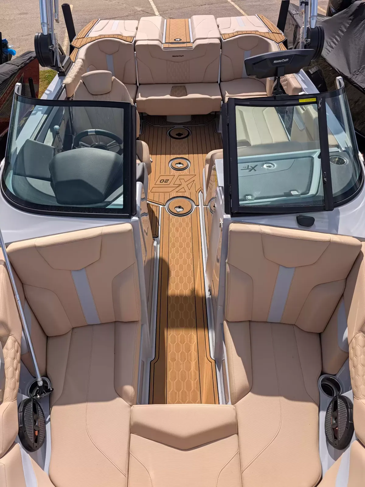 boat-carouselImage-image