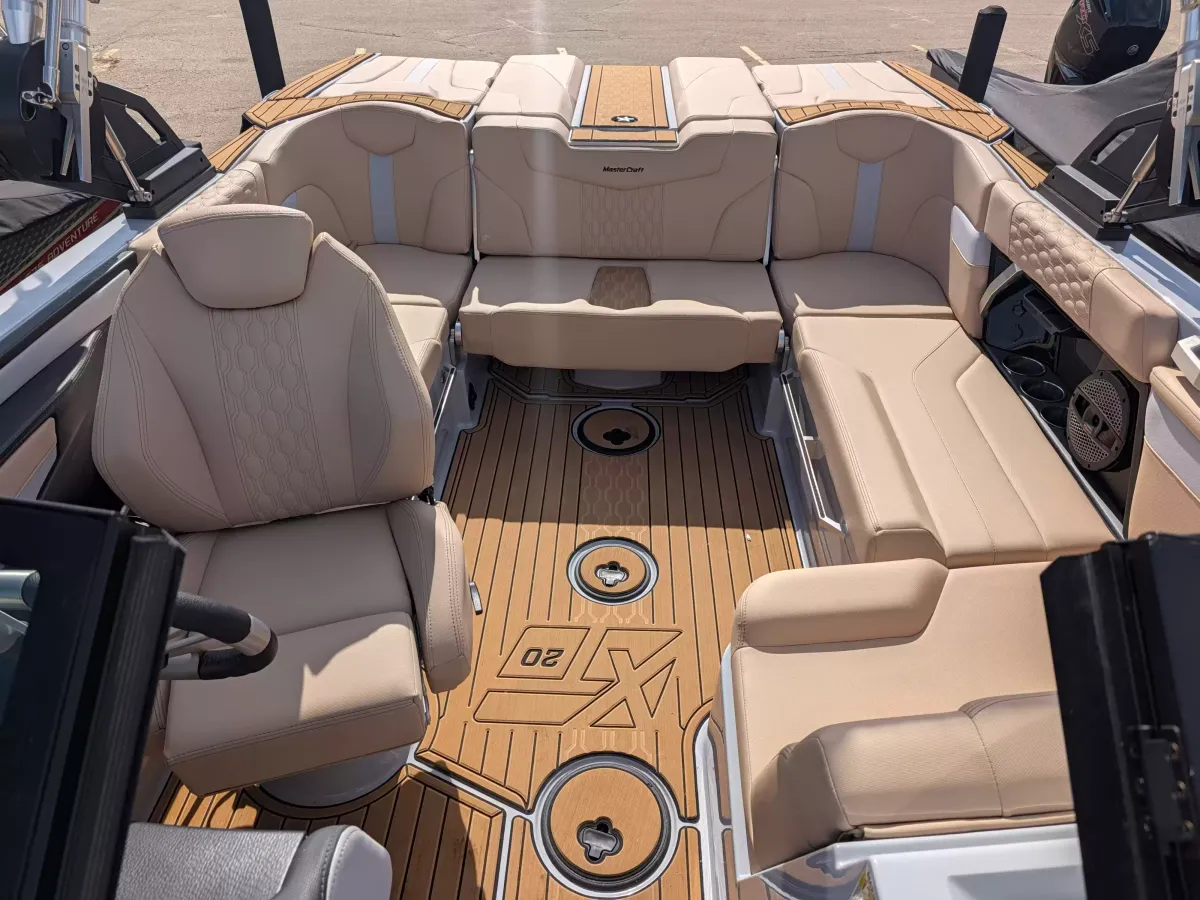 boat-carouselImage-image