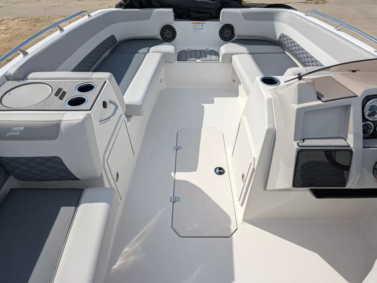 boat-carouselImage-image