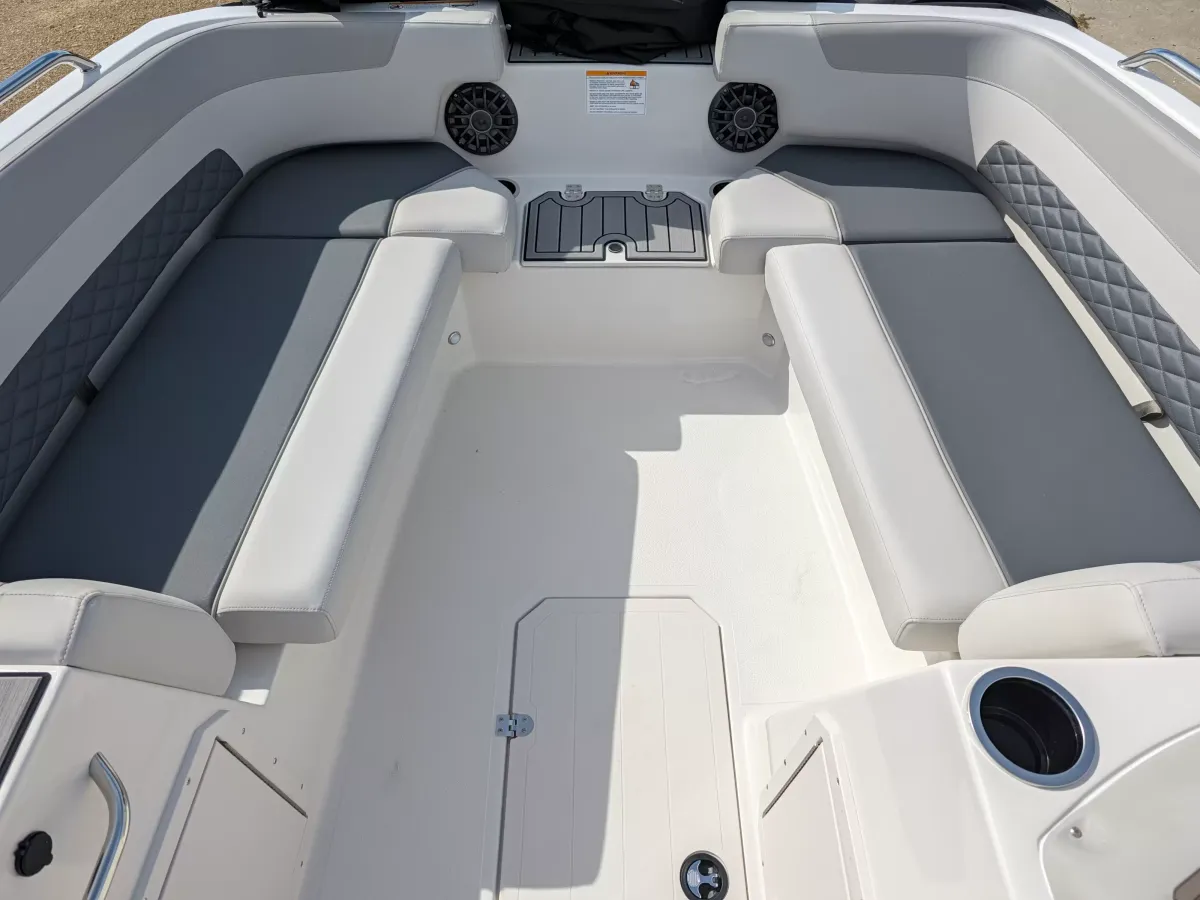 boat-carouselImage-image