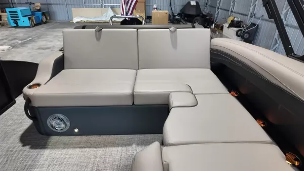2027 Barletta Cabrio 22U-69