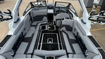 2027 Centurion RI245-9