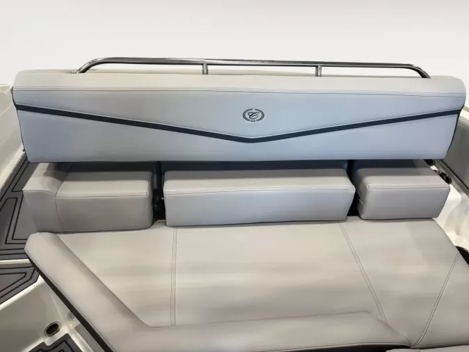 2027 Cobalt R4 Surf