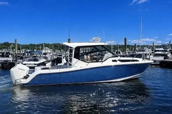 2024 Boston Whaler 325 CONQUEST detail image 2
