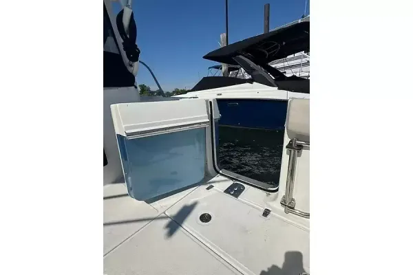 2024 Boston Whaler 325 CONQUEST detail image 14
