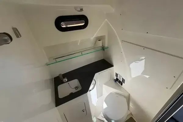 2024 Boston Whaler 325 CONQUEST detail image 28