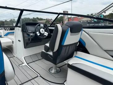 2020 Yamaha 242X-8