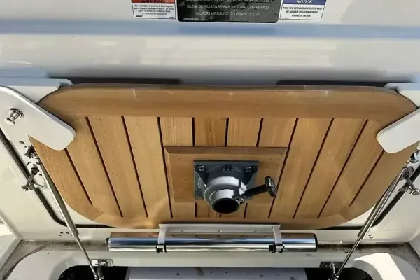 2024 Boston Whaler 325 CONQUEST detail image 34